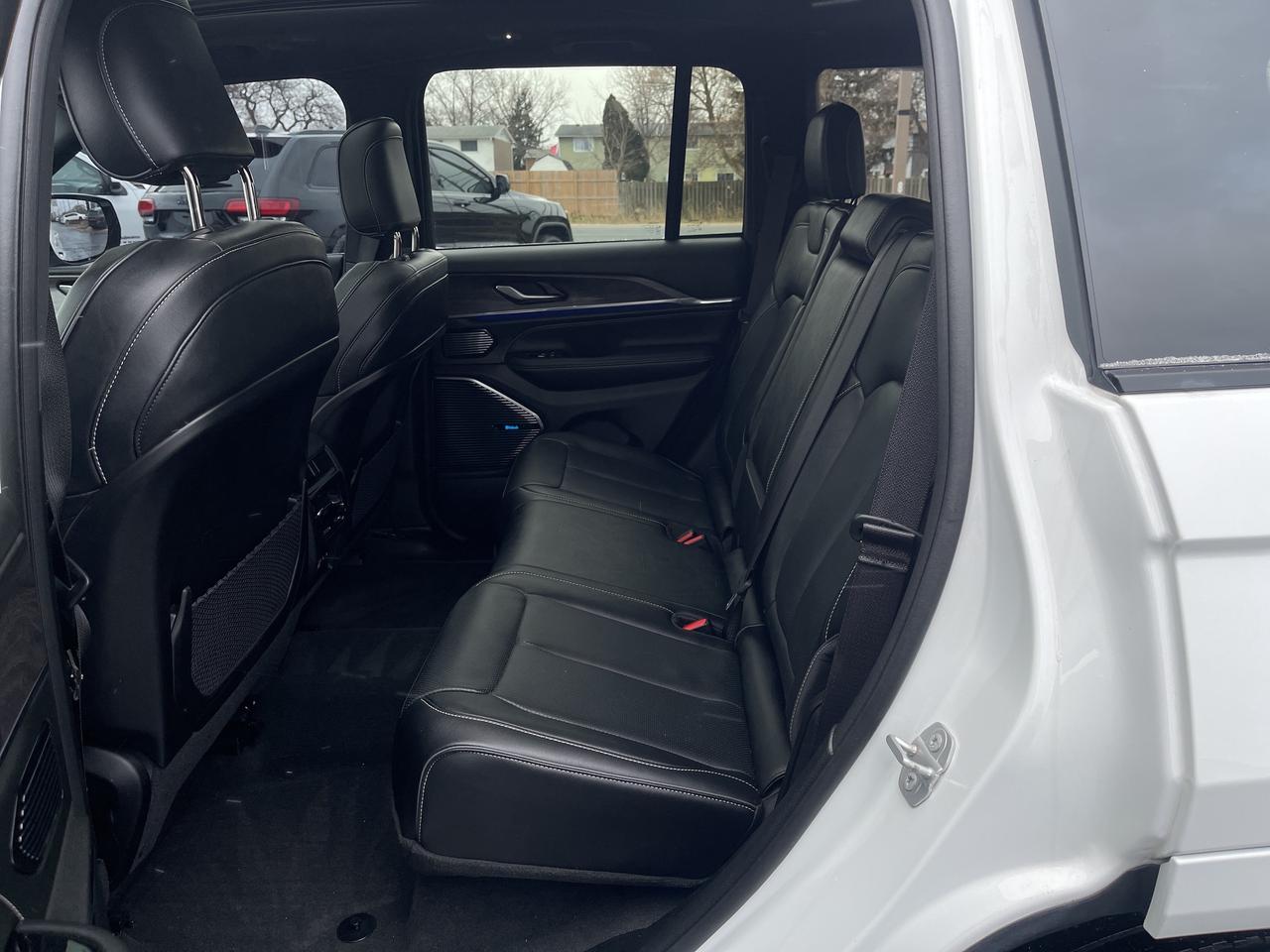 2022 Jeep Grand Cherokee HYBRID / PANORAMIC SUNROOF / HTD VENTED SEATS Photo