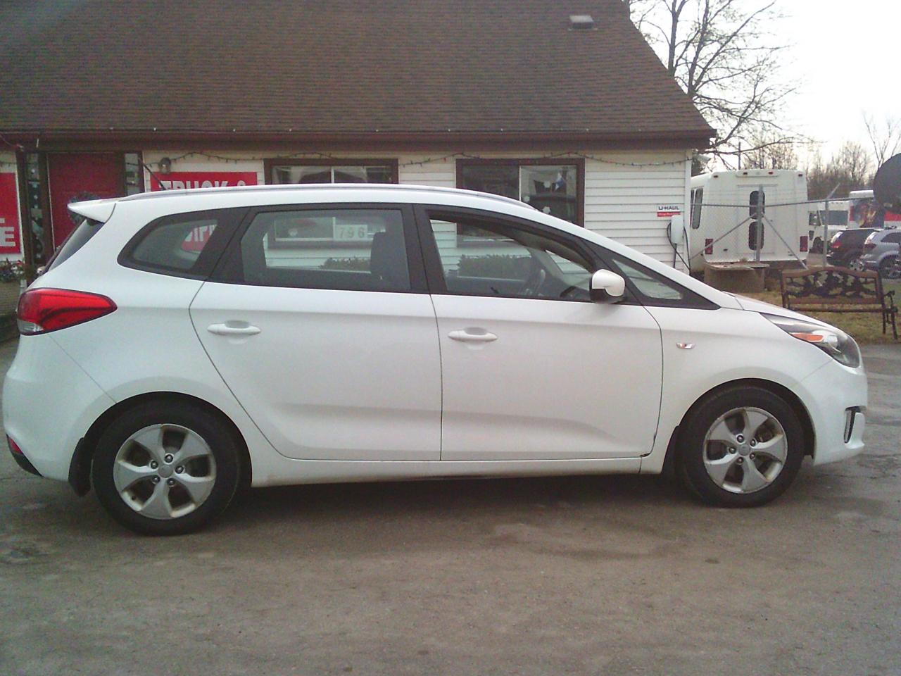 2016 Kia Rondo 4DR WGN AUTO LX - Photo #1