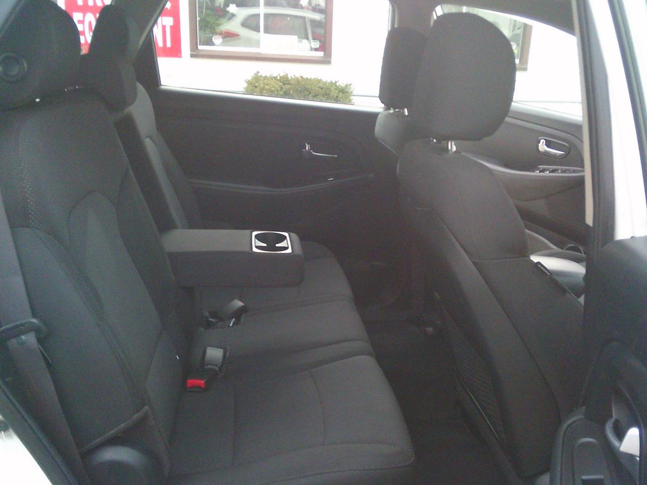 2016 Kia Rondo 4DR WGN AUTO LX Photo