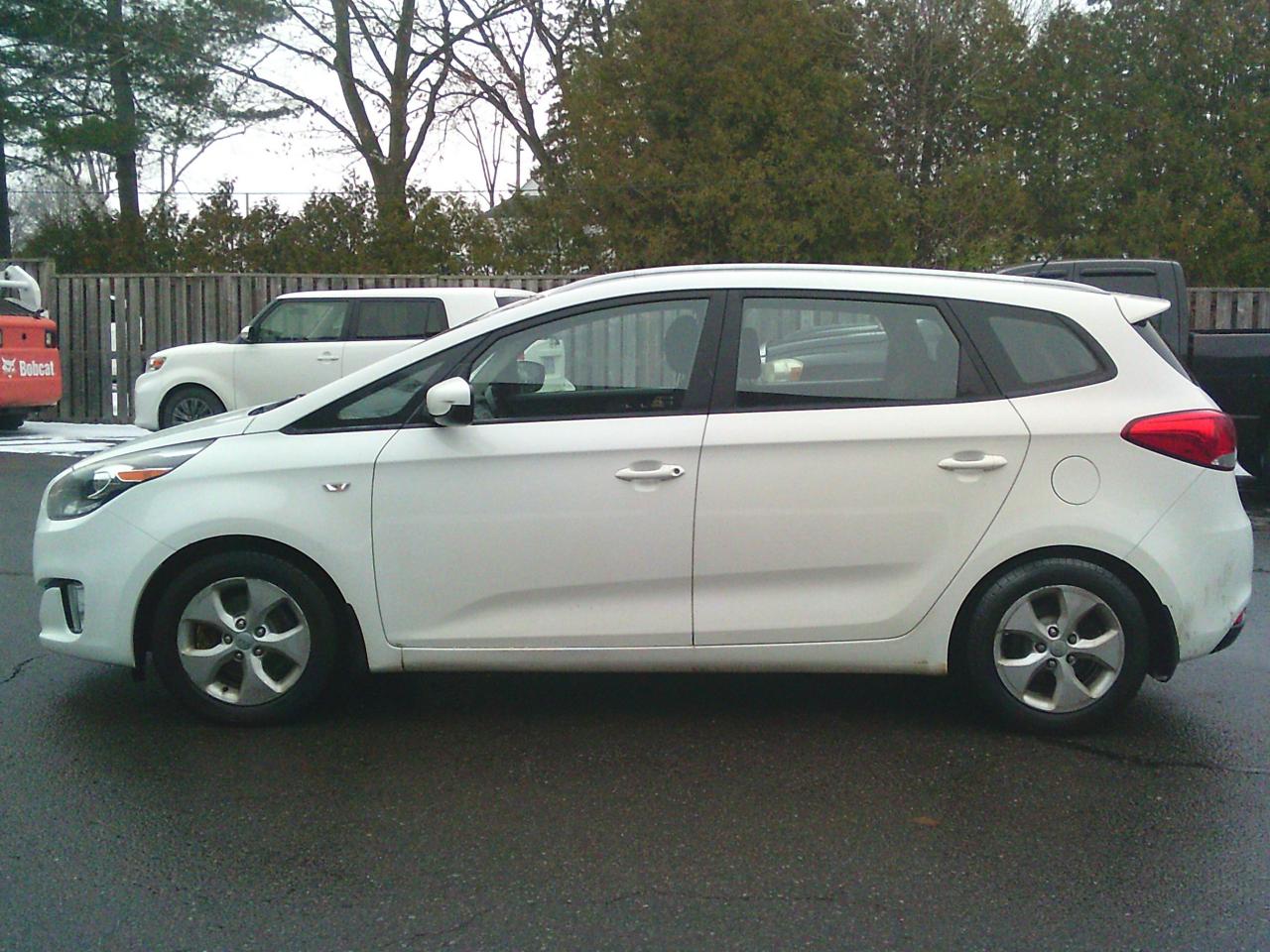 2016 Kia Rondo 4DR WGN AUTO LX Photo4