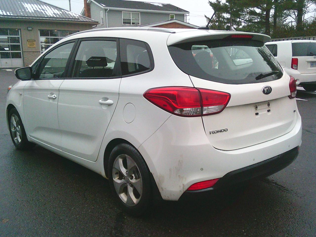 2016 Kia Rondo 4DR WGN AUTO LX Photo