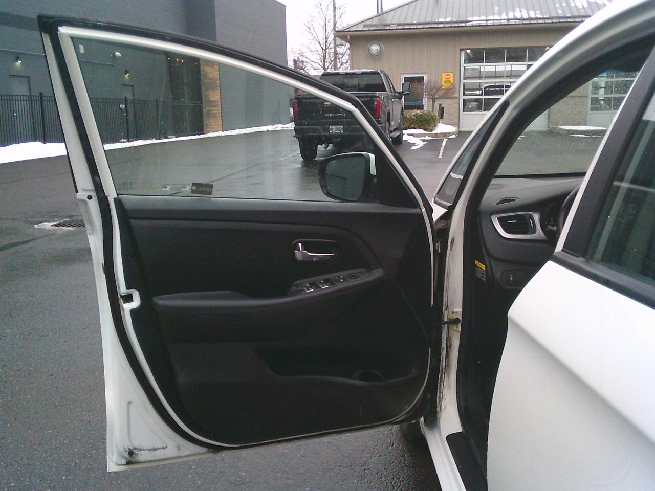 2016 Kia Rondo 4DR WGN AUTO LX Photo