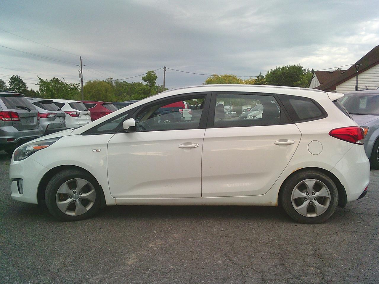 2016 Kia Rondo 4DR WGN AUTO LX Photo4