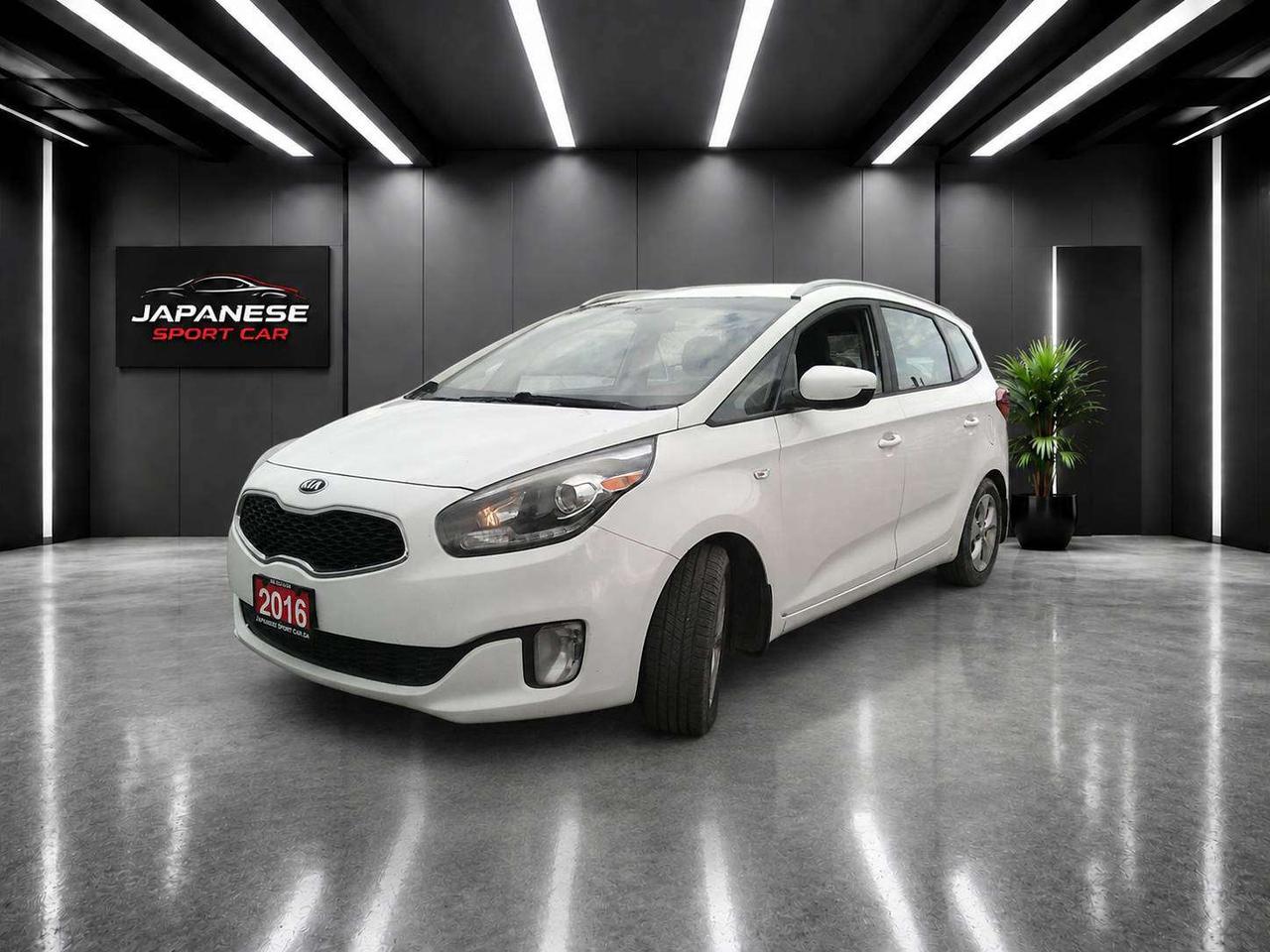 2016 Kia Rondo LX - Photo #1