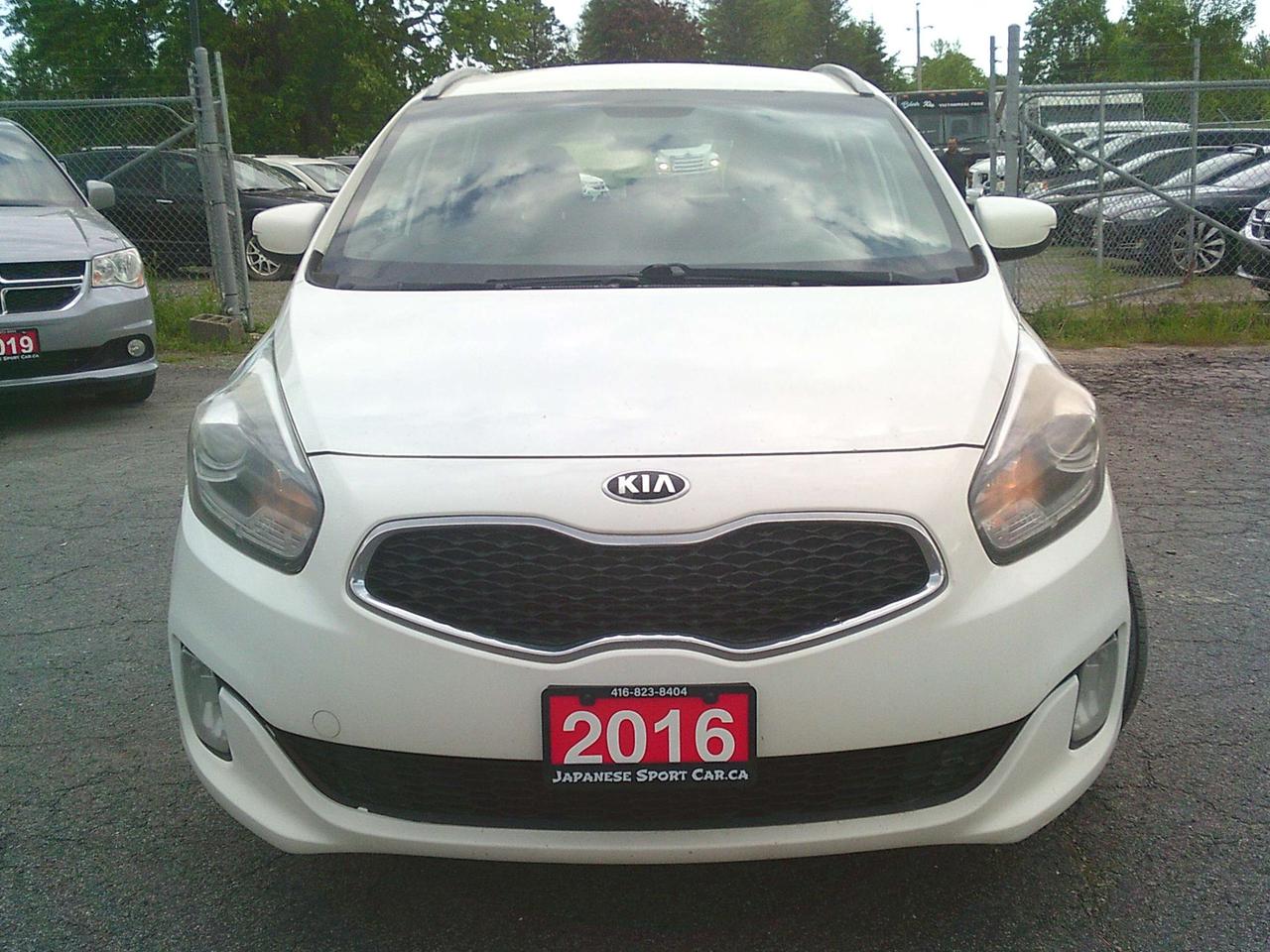 2016 Kia Rondo LX Photo1