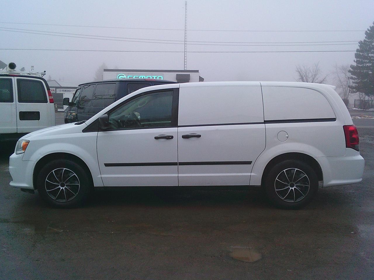2014 RAM Cargo Van 119  WB Photo4