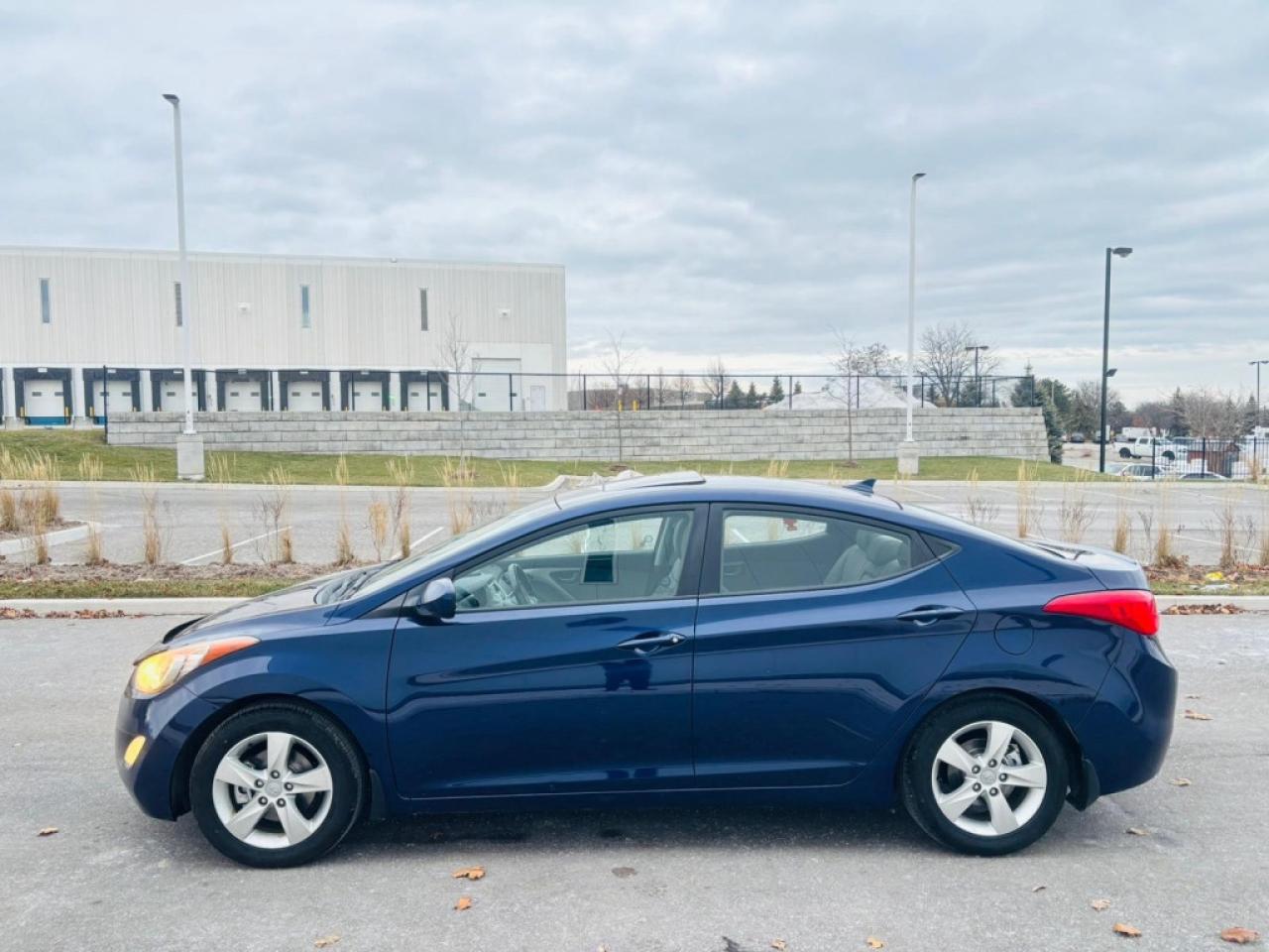2013 Hyundai Elantra 5dr Photo