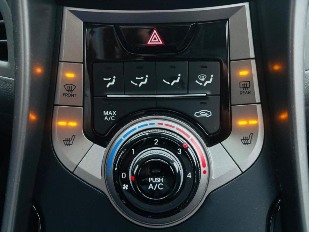 2013 Hyundai Elantra 5dr Photo