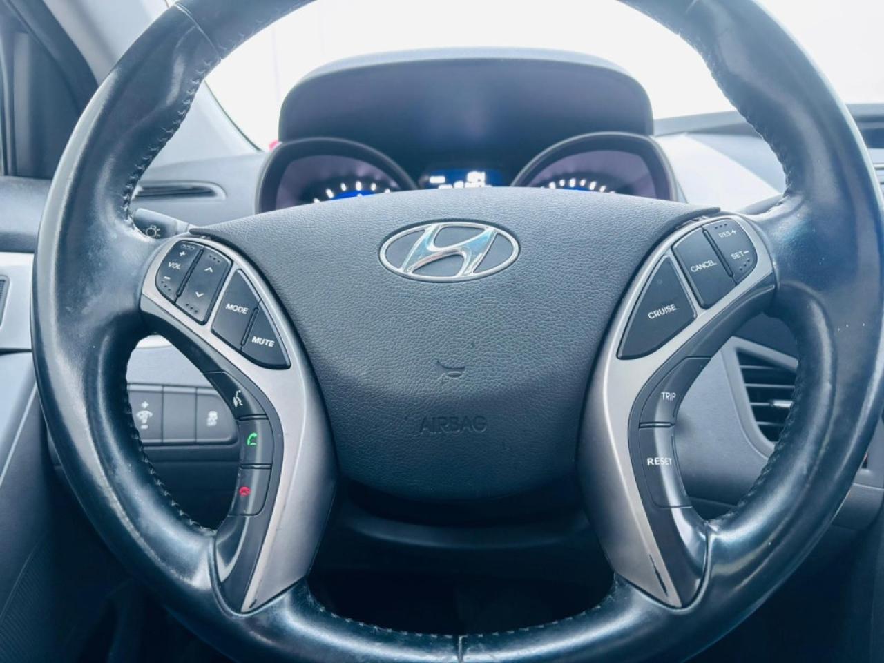 2013 Hyundai Elantra 5dr Photo