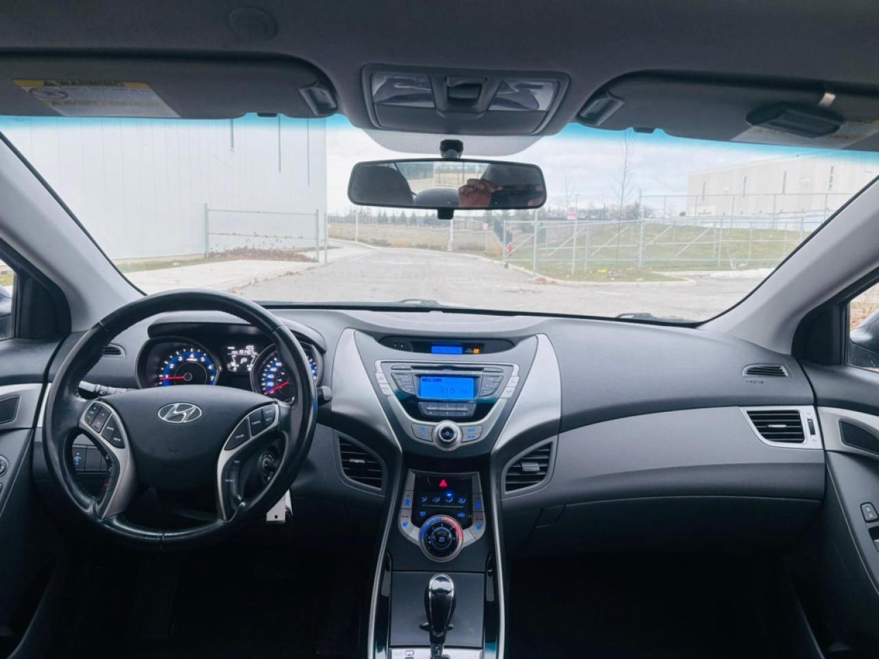 2013 Hyundai Elantra 5dr Photo