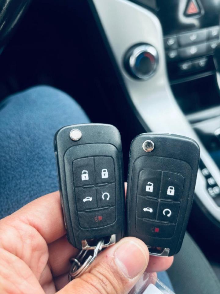 2012 Chevrolet Cruze 4dr Sedan Eco w/1SA Photo