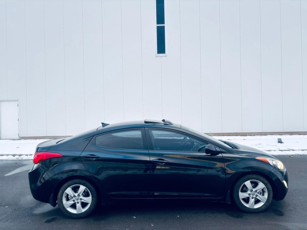 2013 Hyundai Elantra SE 2dr Coupe Automatic Photo