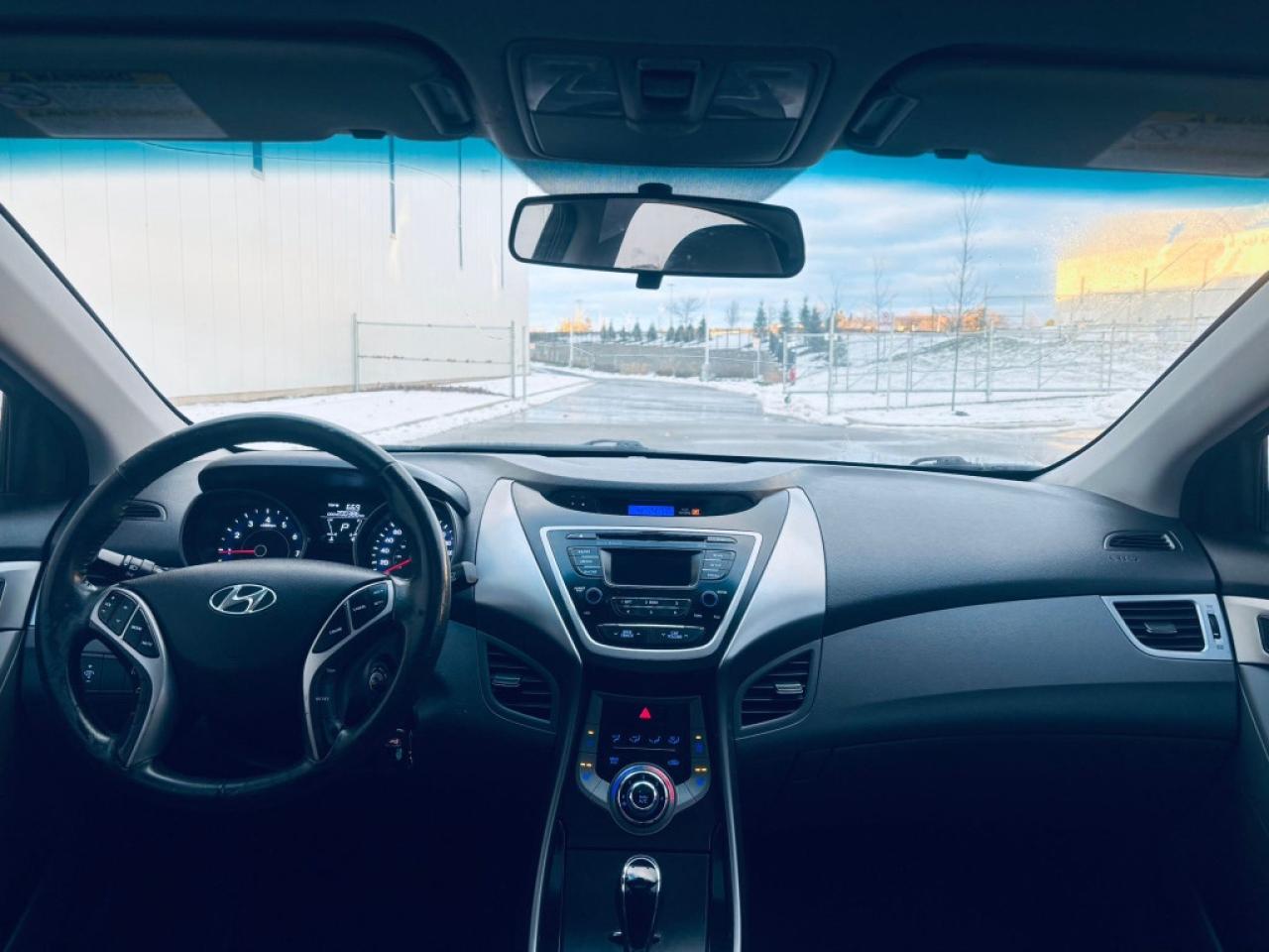 2013 Hyundai Elantra SE 2dr Coupe Automatic Photo