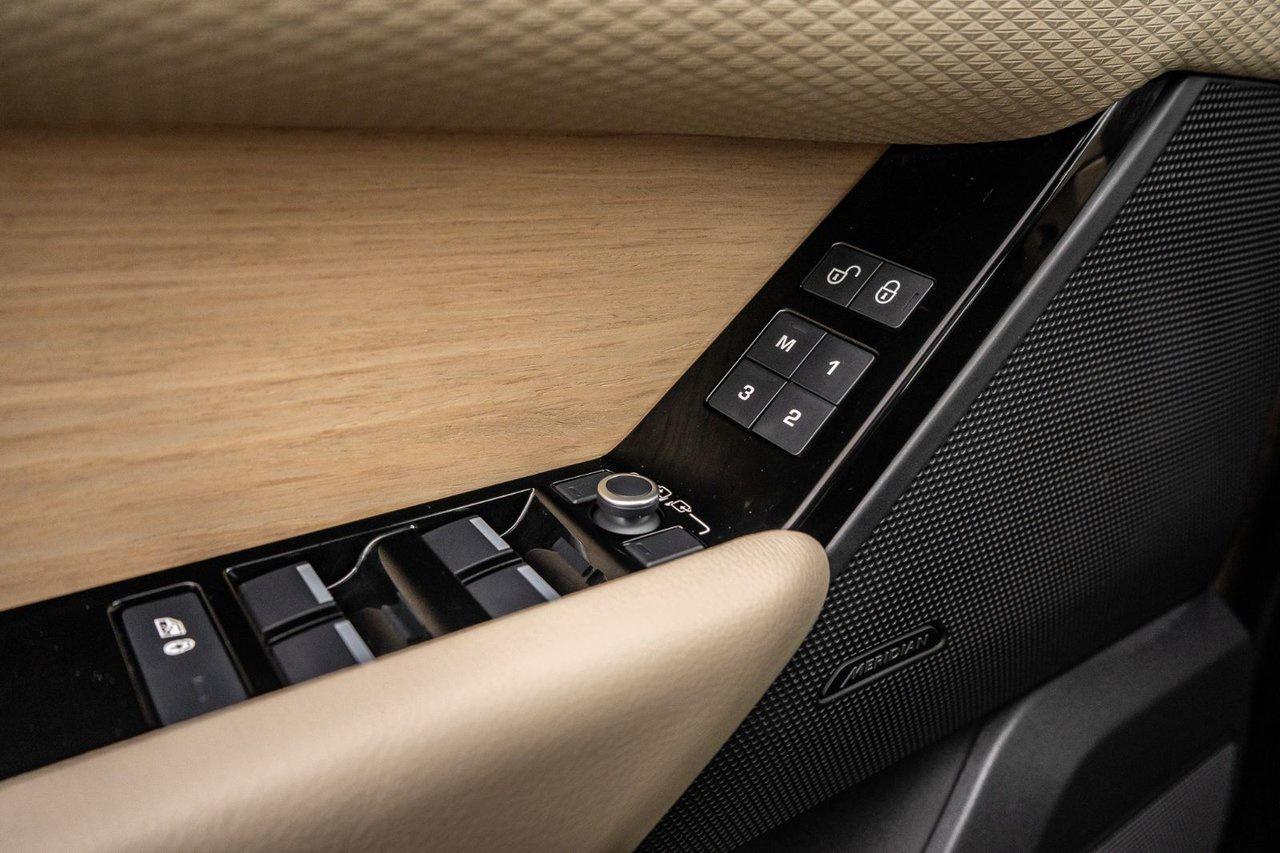 2020 Land Rover Range Rover Velar R-Dynamic S Photo