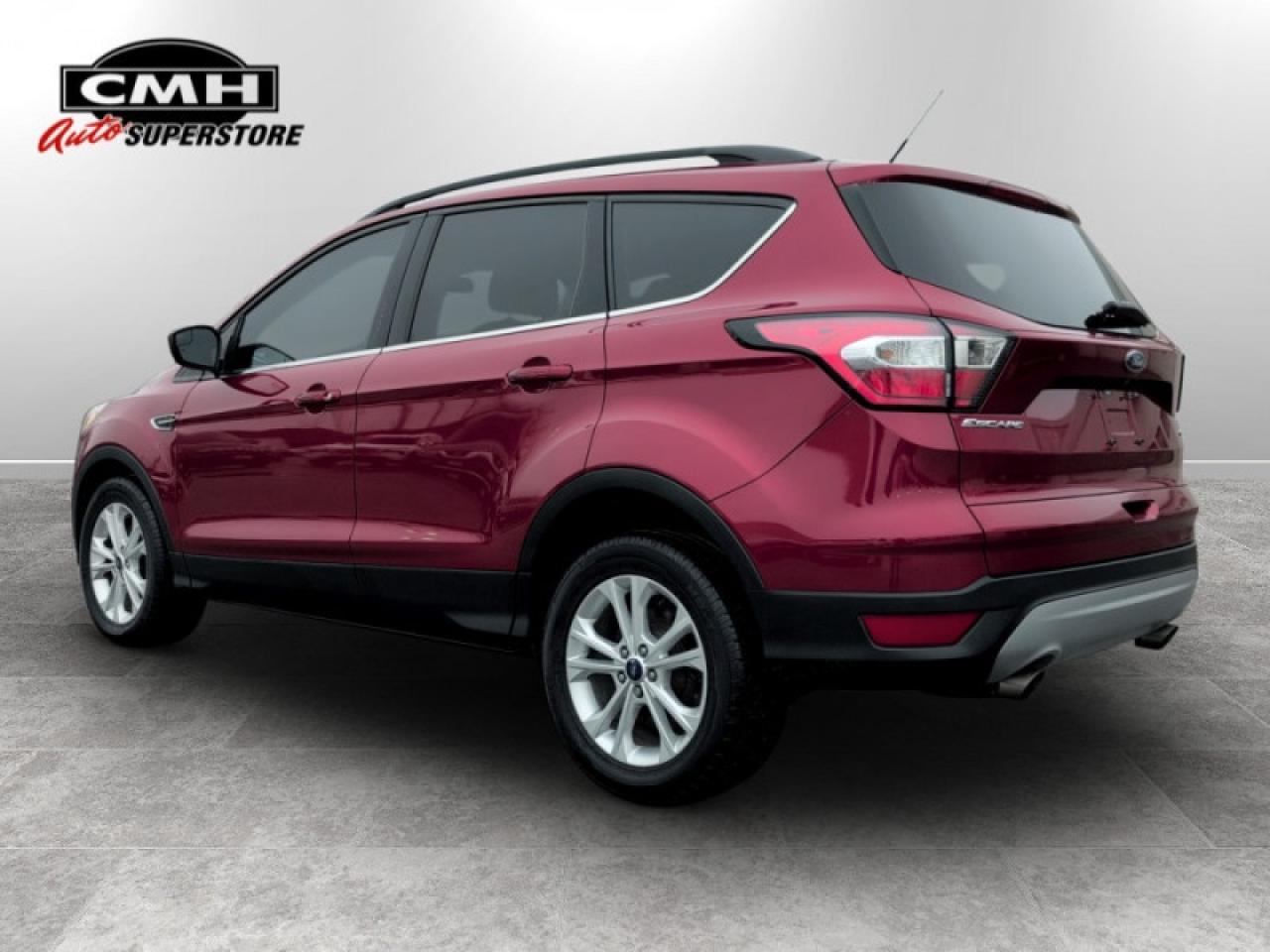 2017 Ford Escape SE  **LOW MILEAGE** Photo2