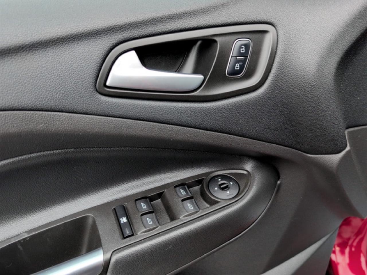 2017 Ford Escape SE  **LOW MILEAGE** Photo