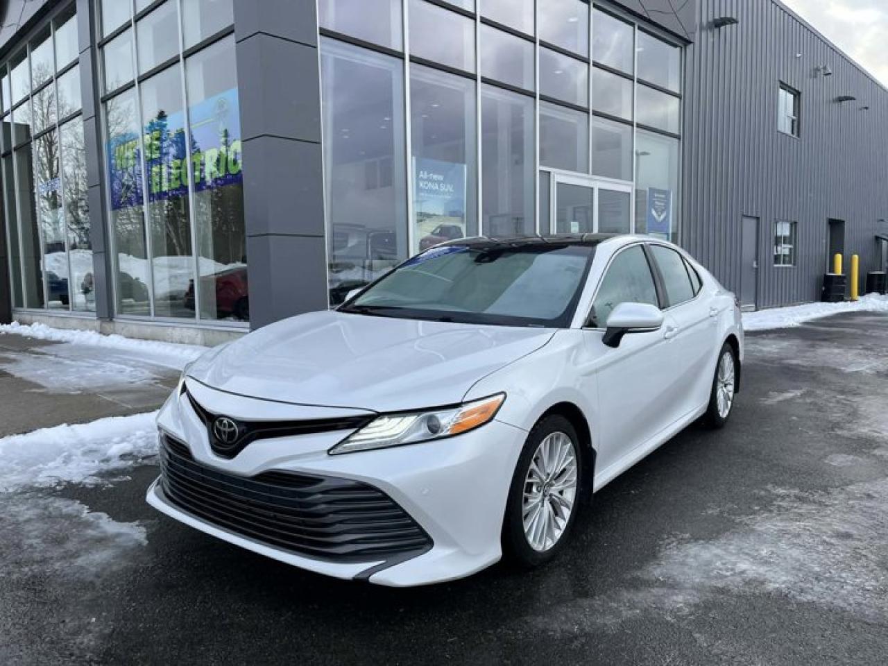 Midsize Cars, XLE Auto, 8-Speed Automatic w/OD, Regular Unleaded I-4 2.5 L/152