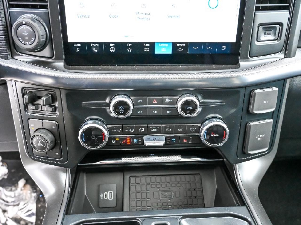 2025 Ford F-150 Lariat Photo