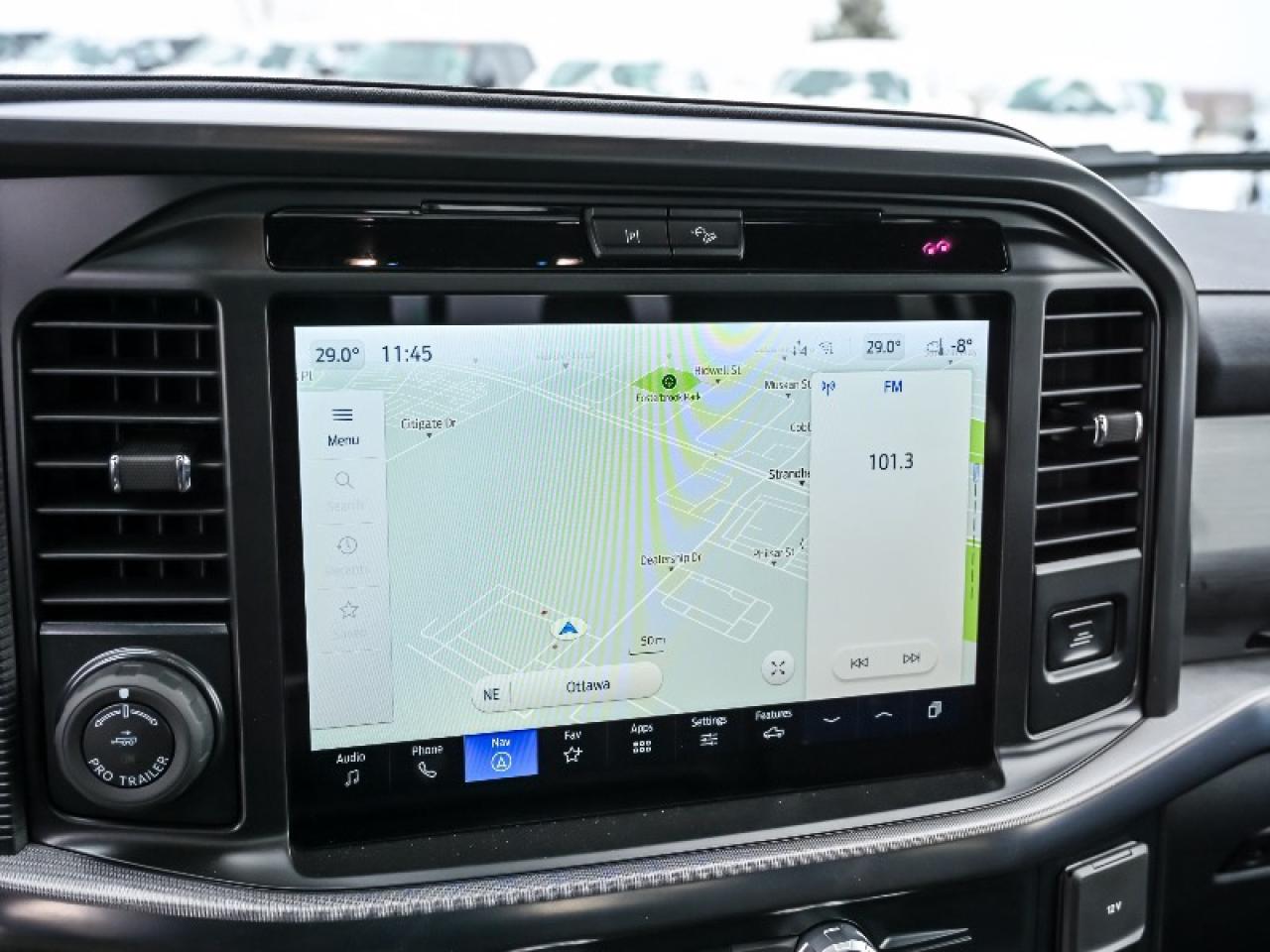 2025 Ford F-150 Lariat Photo