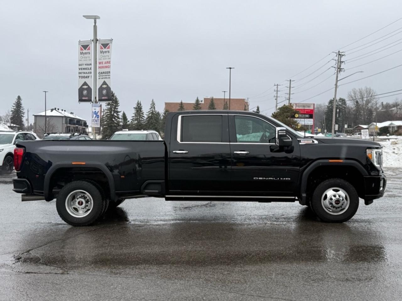 2023 GMC Sierra 3500 HD Denali  - Cooled Seats Photo