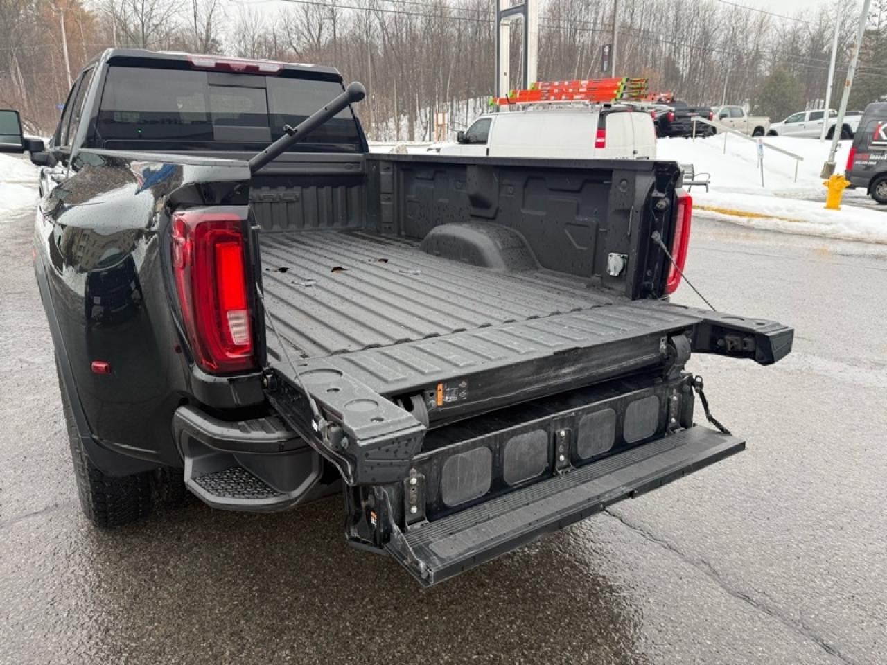 2023 GMC Sierra 3500 HD Denali  - Cooled Seats Photo3