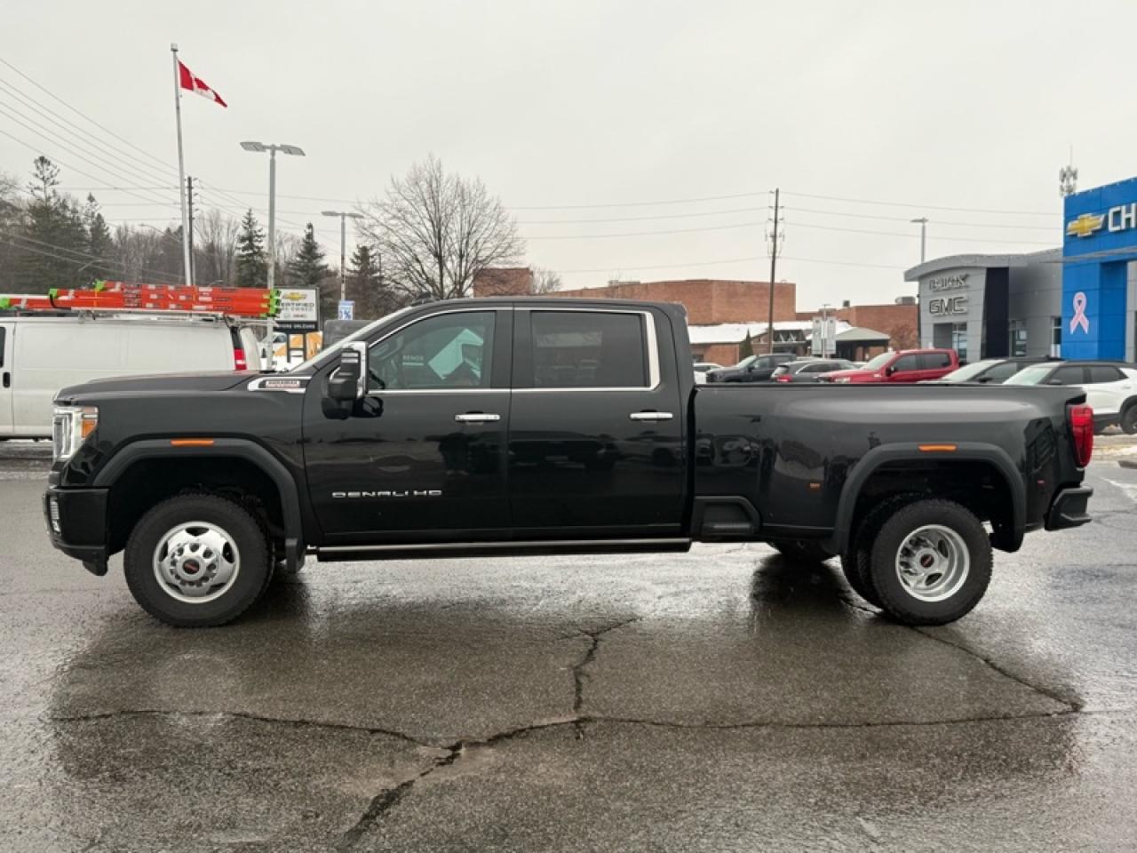 2023 GMC Sierra 3500 HD Denali  - Cooled Seats Photo