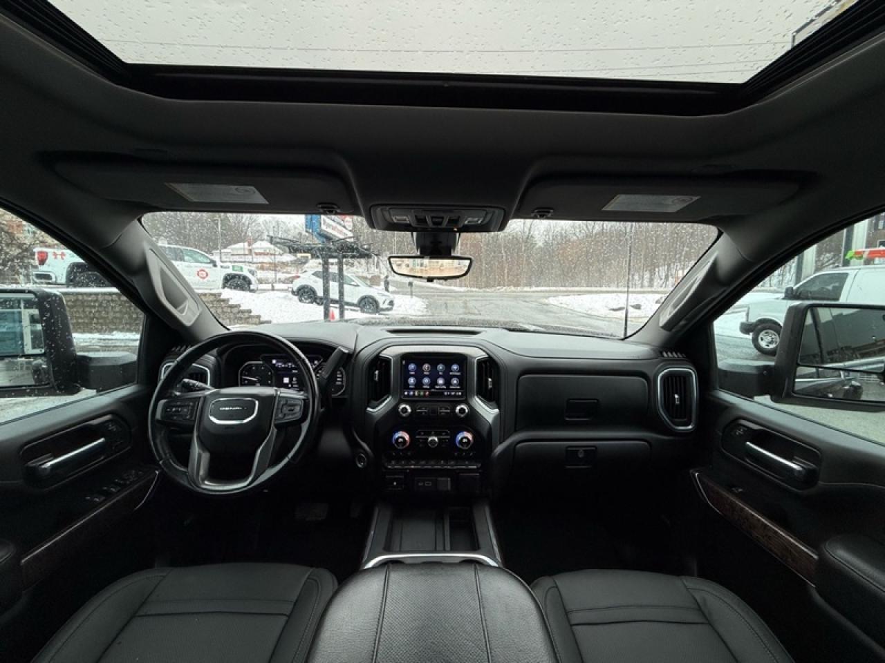 2023 GMC Sierra 3500 HD Denali  - Cooled Seats Photo