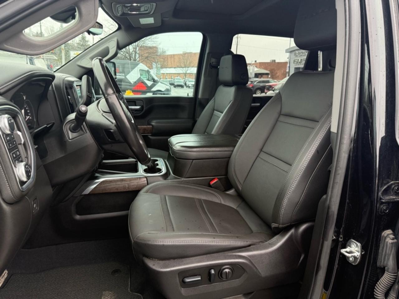 2023 GMC Sierra 3500 HD Denali  - Cooled Seats Photo