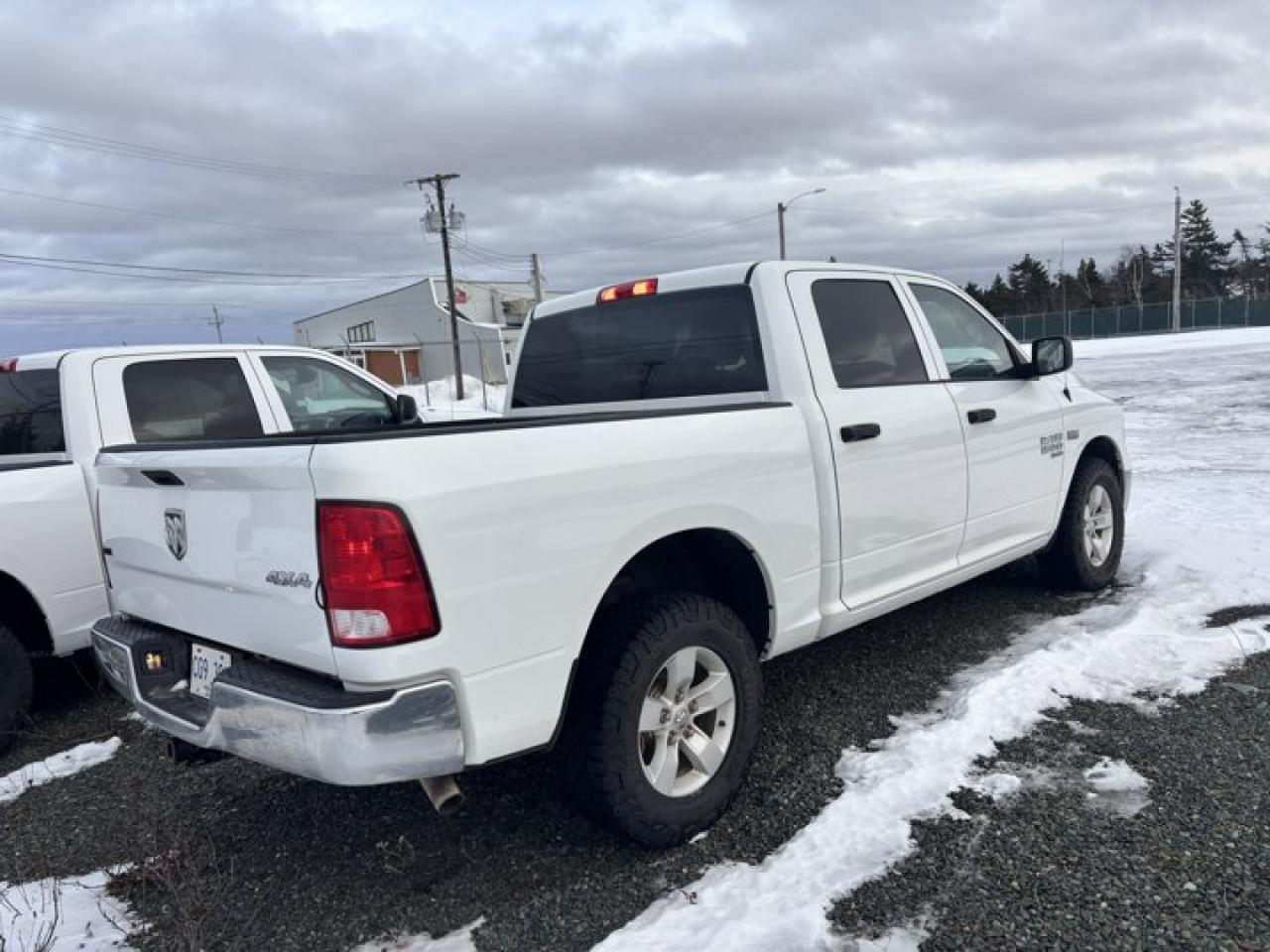 2023 RAM 1500 Classic SLT 4x4 | 5.7L Hemi | Tow Hitch + Trailer Brake Controller | Cruise Control | and More ! Photo2