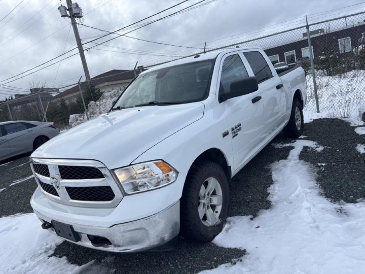 2023 RAM 1500 Classic SLT 4x4 | 5.7L Hemi | Tow Hitch + Trailer Brake Controller | Cruise Control | and More ! Photo0