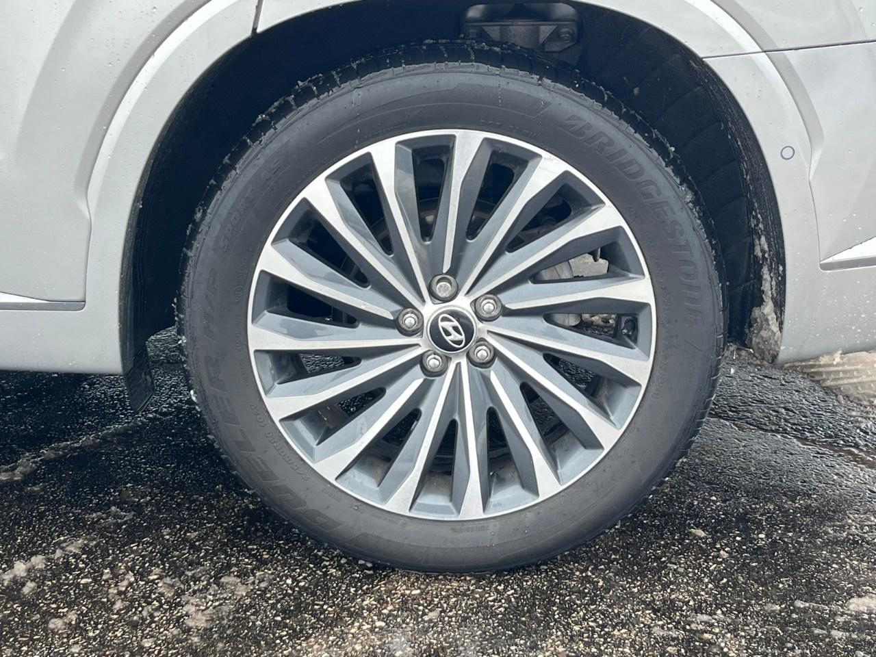 2024 Hyundai PALISADE Ultimate Calligraphy 7-Passenger AWD Photo3