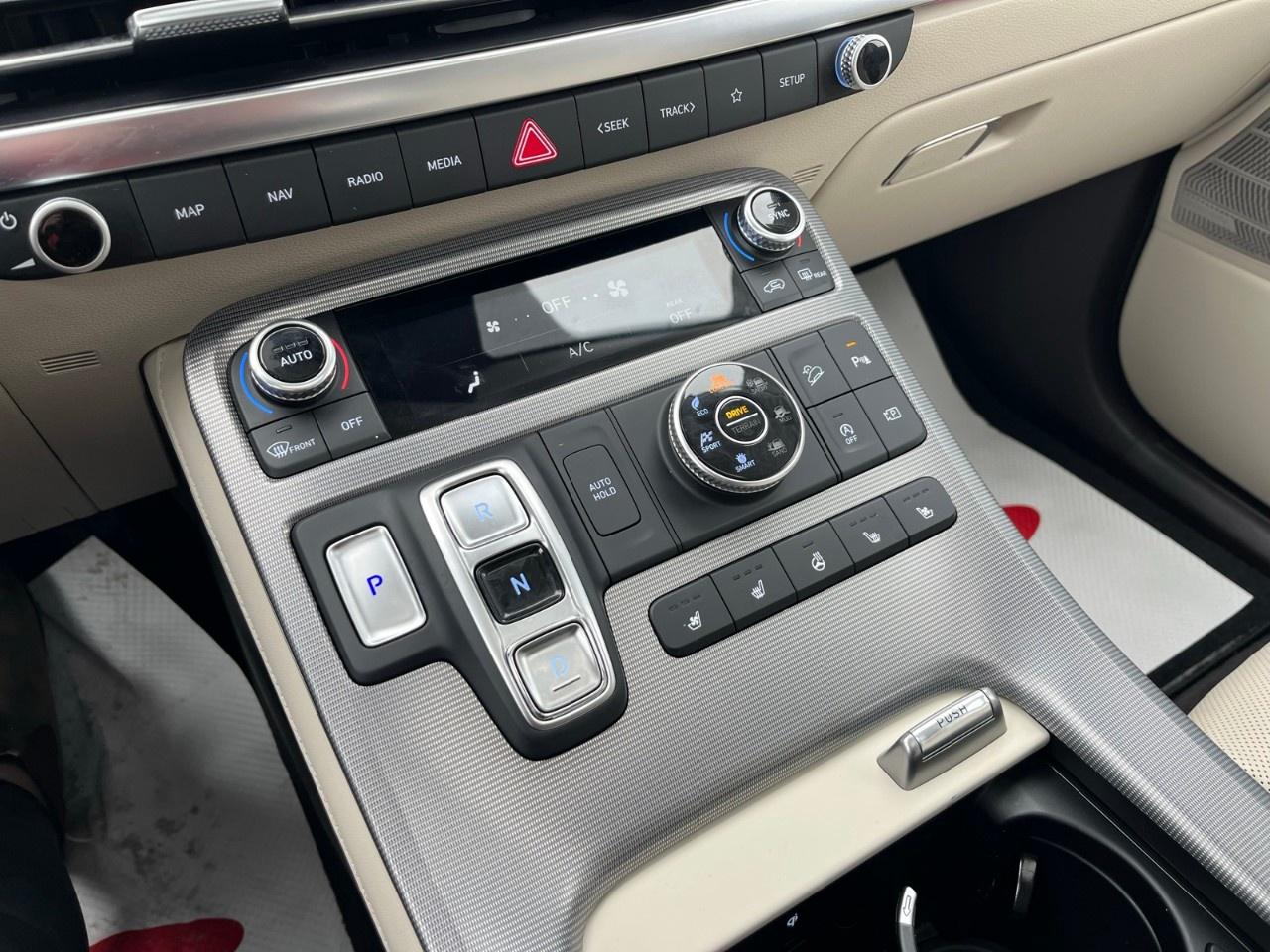 2024 Hyundai PALISADE Ultimate Calligraphy w/Beige 7-Passenger AWD Photo