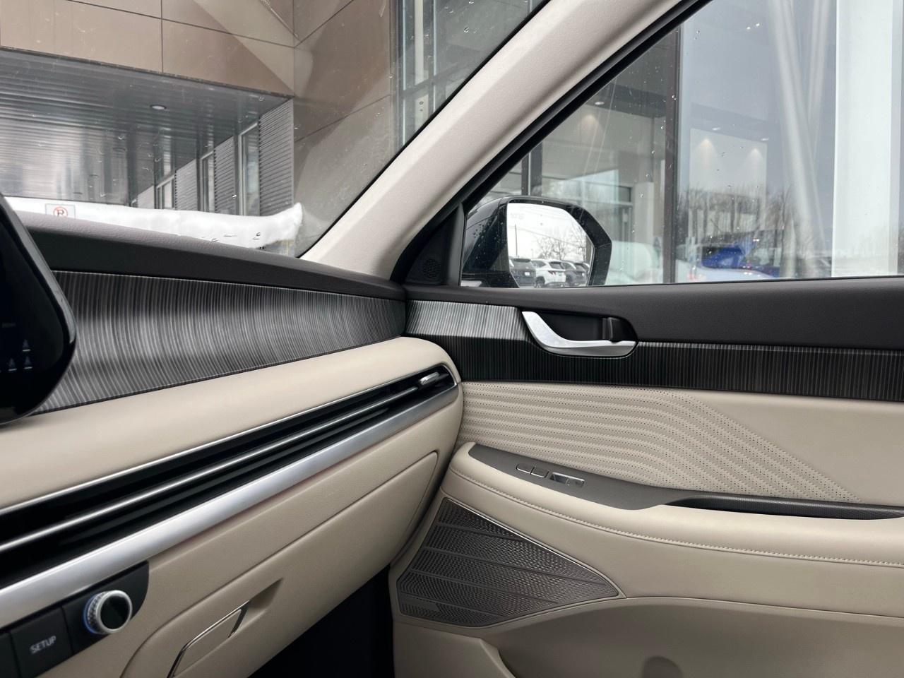 2024 Hyundai PALISADE Ultimate Calligraphy w/Beige 7-Passenger AWD Photo