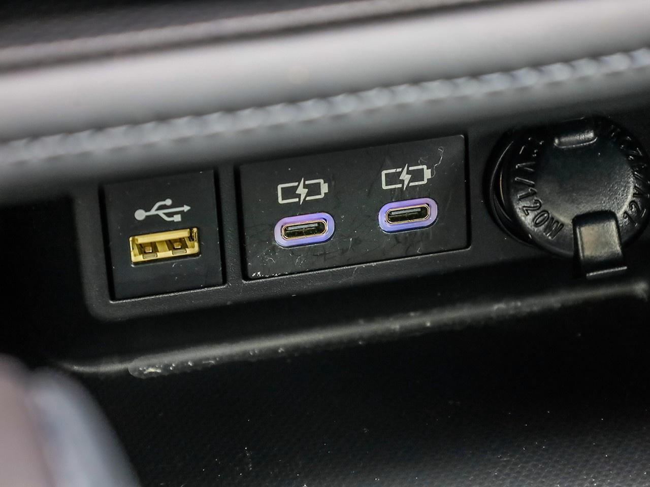 2024 Toyota Highlander XLE Photo