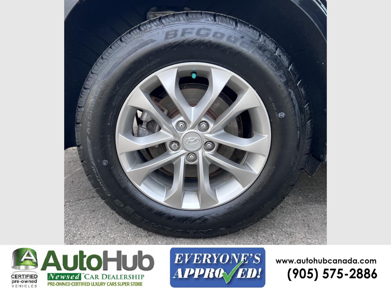 2019 Hyundai Santa Fe ESSENTIAL-HEATED SEATS-BACKUP CAMERA Photo