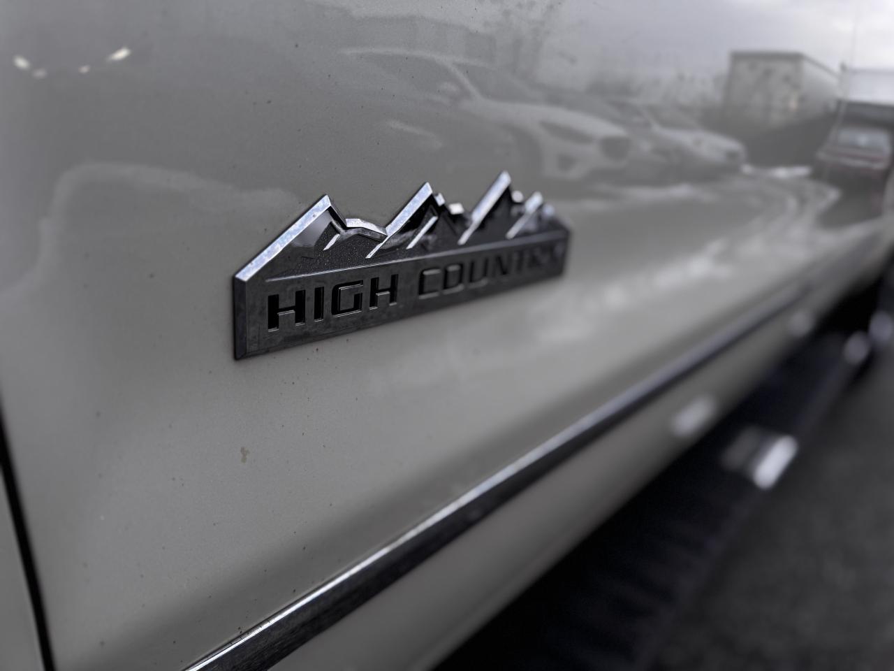 2014 Chevrolet Silverado 1500 High Country Photo