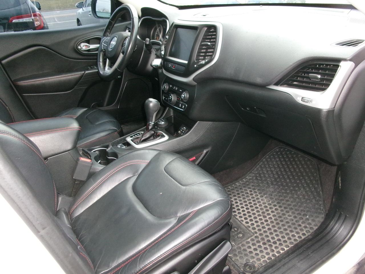 2016 Jeep Cherokee Trailhawk Photo