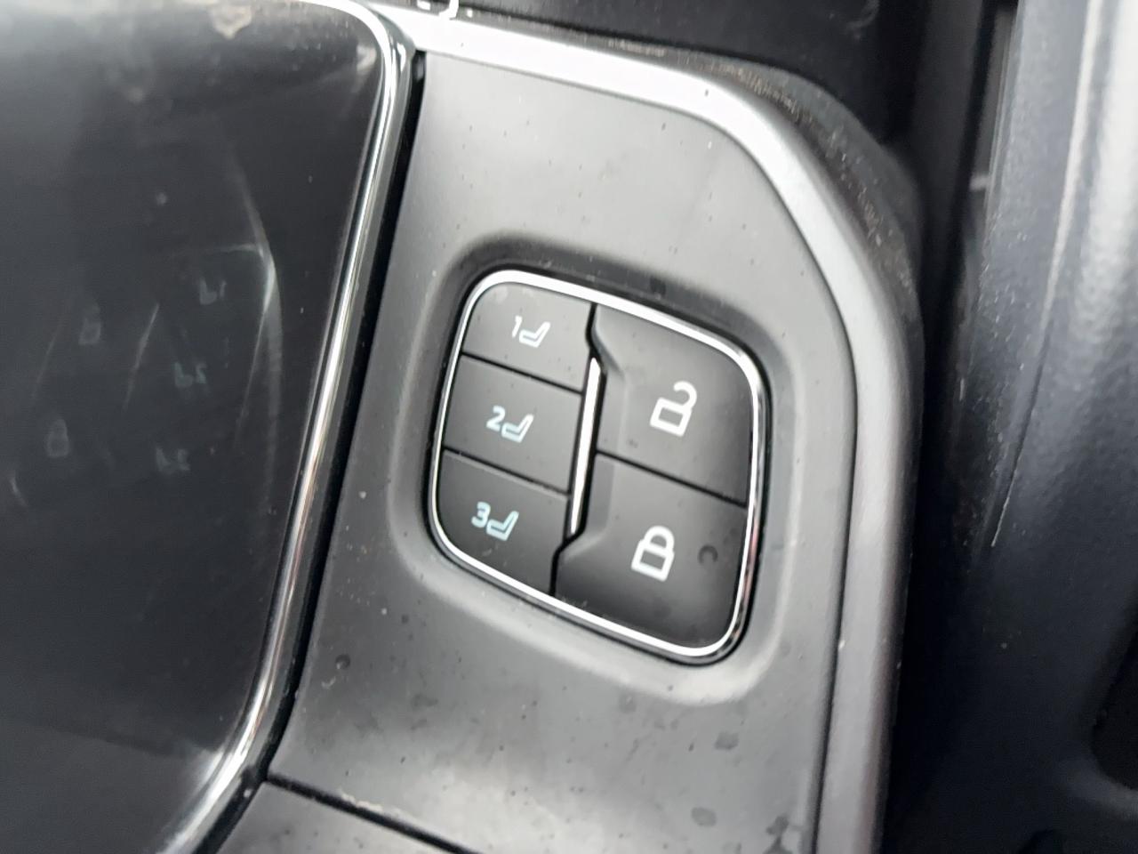 2026 Ford F-150 LARIAT, BLACK APPEARANCE, TWIN PANEL MOONROOF Photo