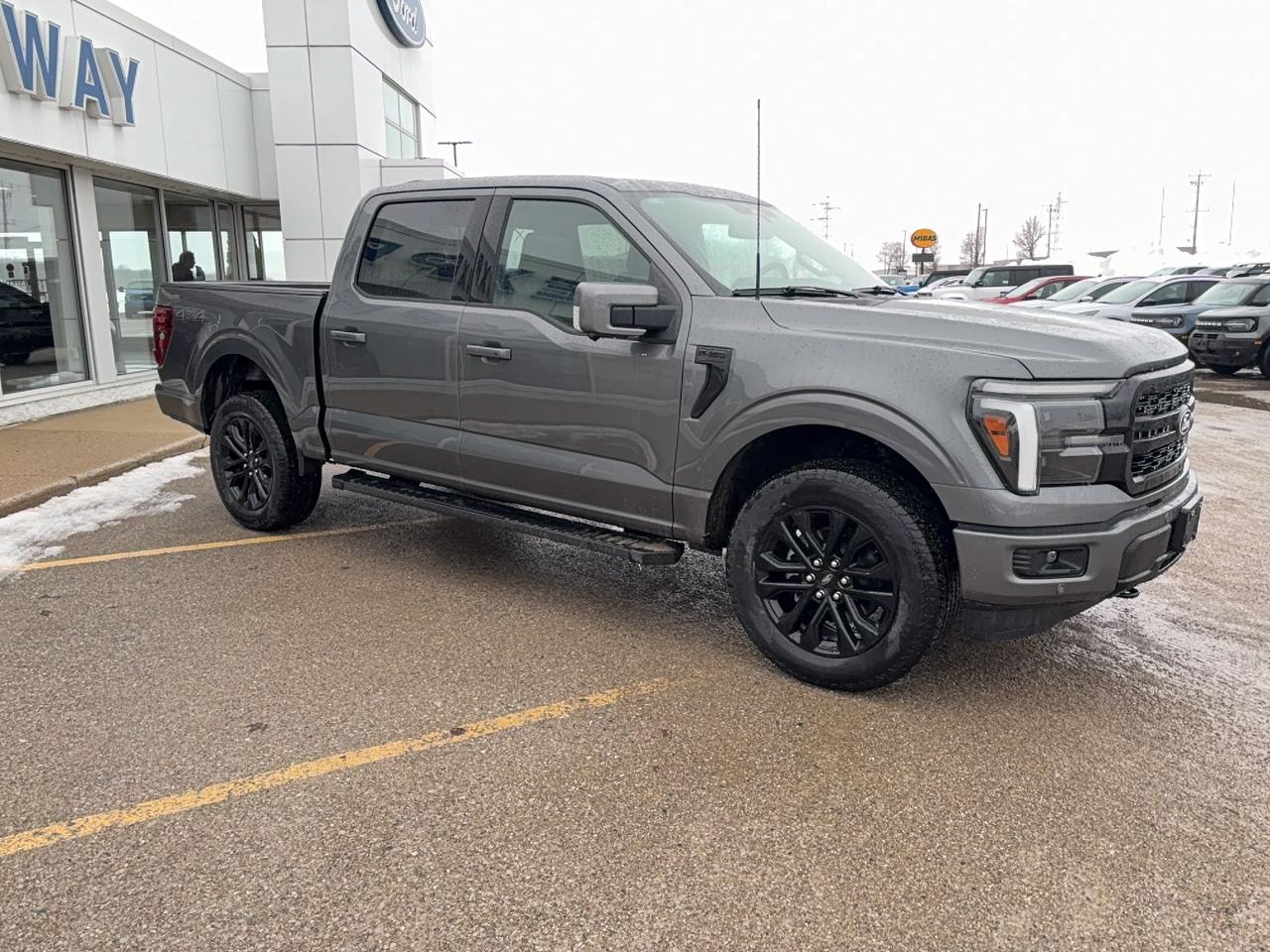 2026 Ford F-150 LARIAT, BLACK APPEARANCE, TWIN PANEL MOONROOF Photo3