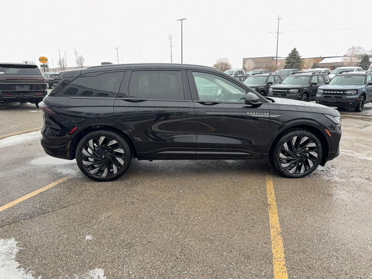 2026 Lincoln Nautilus RESERVE AWD, JET APPEARANCE PKG, REVEL AUDIO Photo3