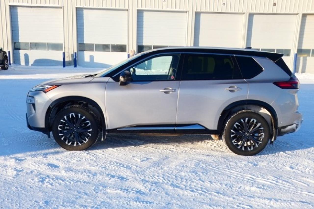 2025 Nissan Rogue AWD Platinum w/Htd Leather, pano S/R, NAV, BUC,HUD - Photo #1