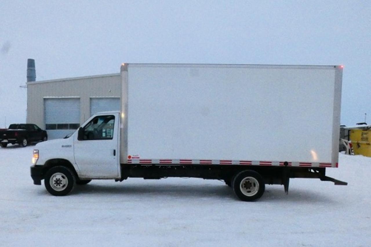 2024 Ford E-Series Cutaway Cube Van DRW w/cloth seats, aftermarket BUC - Photo #1