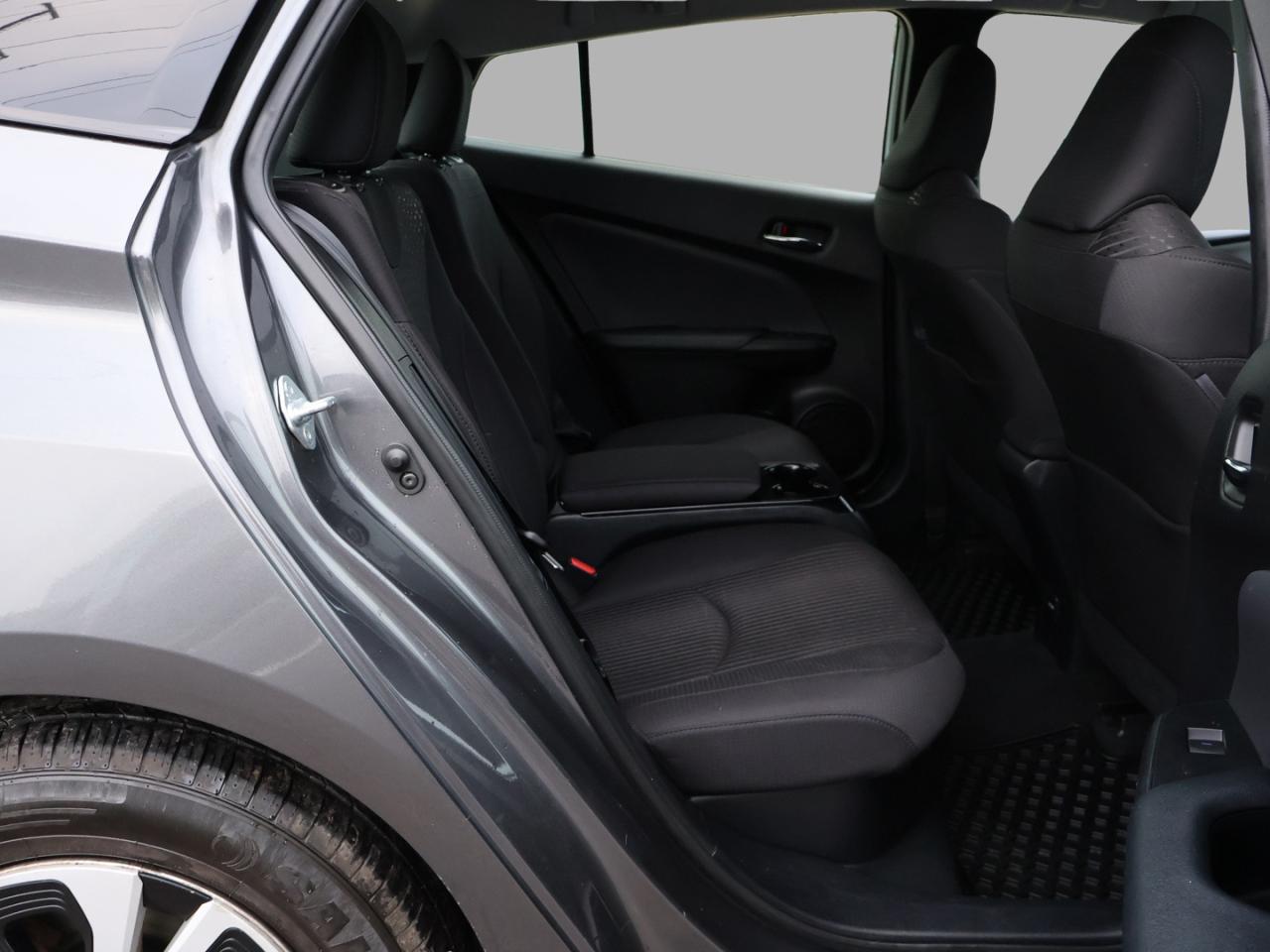 2019 Toyota Prius Prime PREMIUM PLUG-IN CERTIFIED *ACCIDENT FREE*TOYOTA MAINTAIN* NAV CAMERA HEATED SEAT/STEERING LANE DEPARTURE Photo