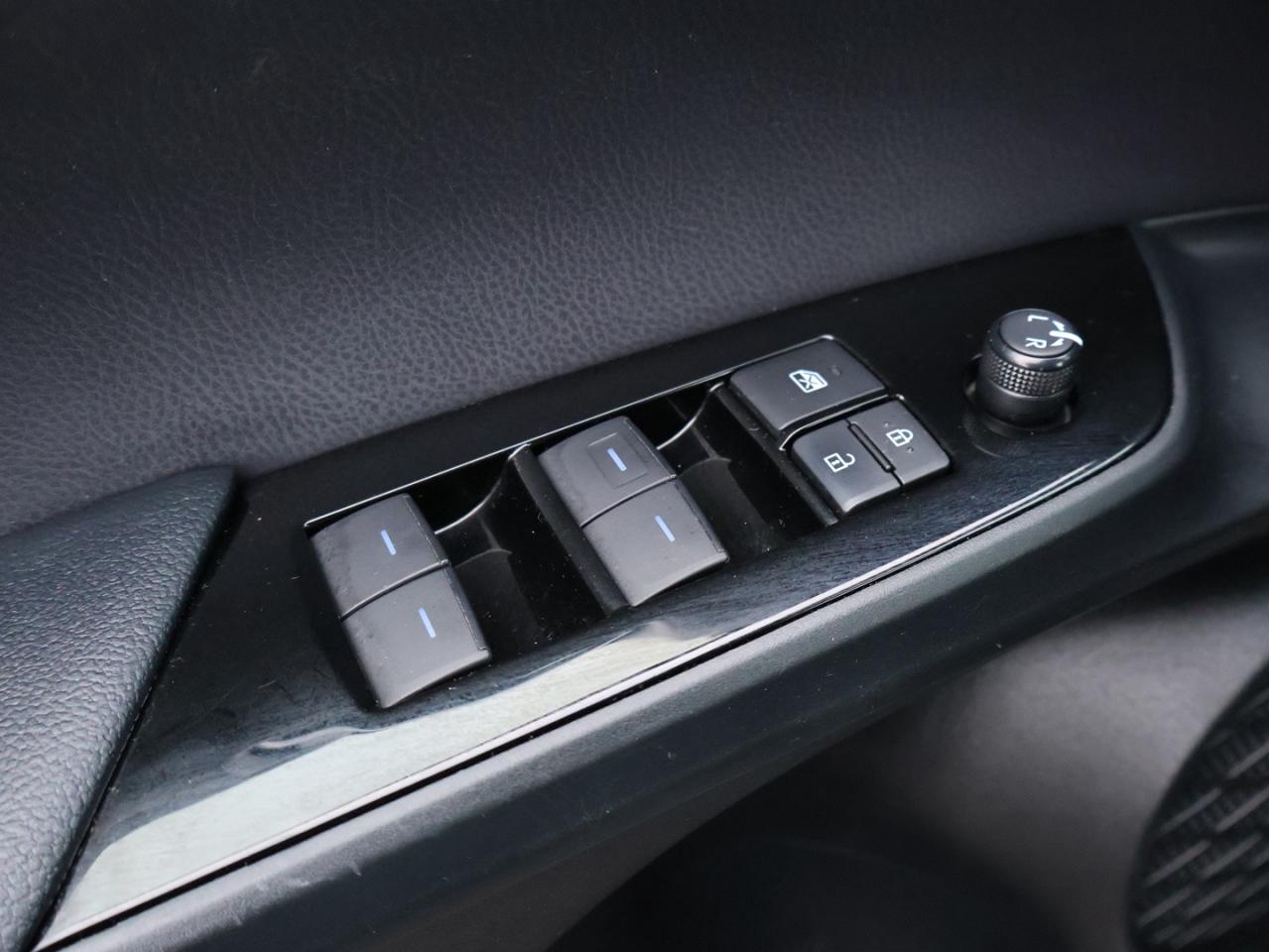 2019 Toyota Prius Prime PREMIUM PLUG-IN CERTIFIED *ACCIDENT FREE*TOYOTA MAINTAIN* NAV CAMERA HEATED SEAT/STEERING LANE DEPARTURE Photo