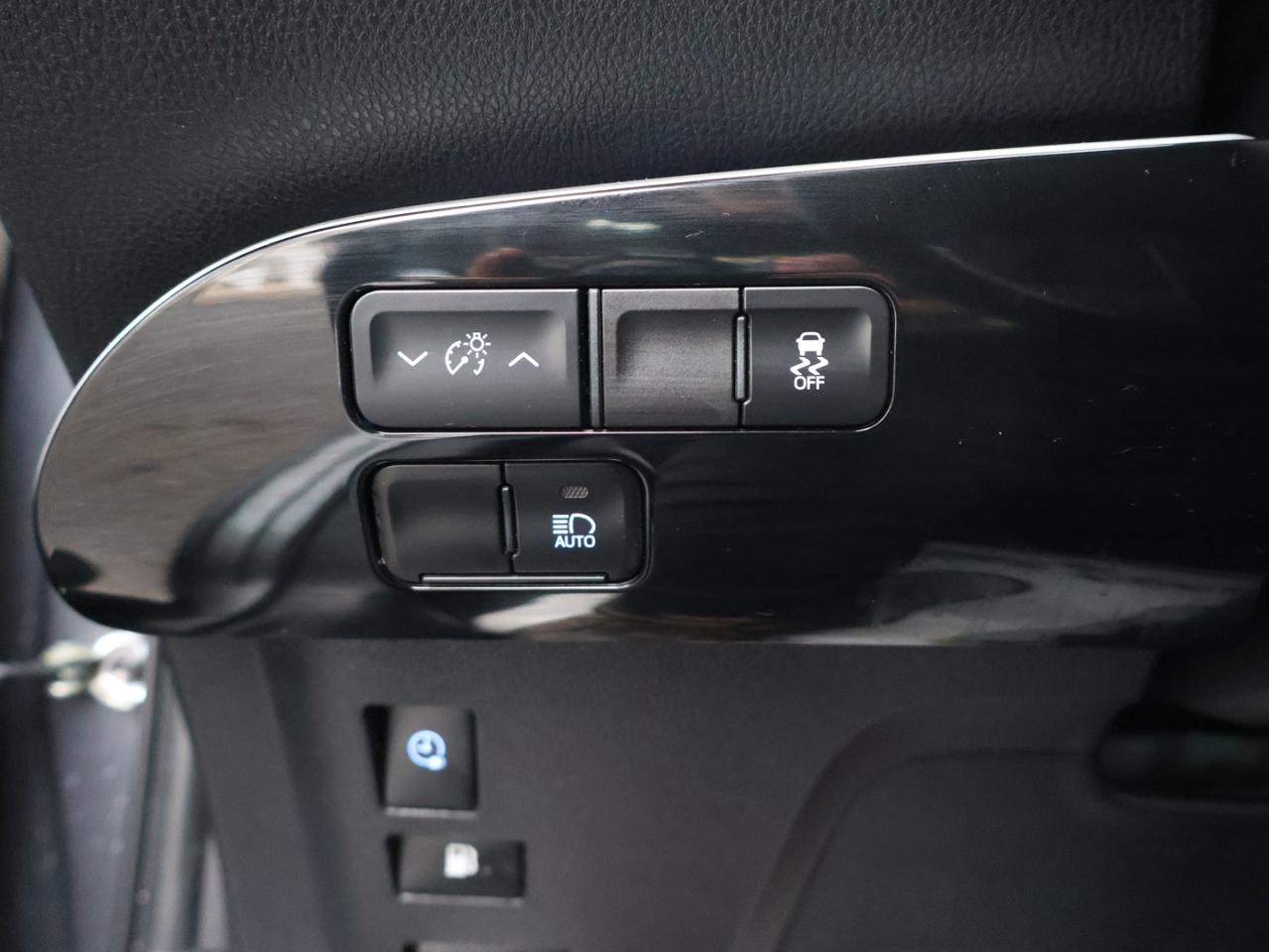 2019 Toyota Prius Prime PREMIUM PLUG-IN CERTIFIED *ACCIDENT FREE*TOYOTA MAINTAIN* NAV CAMERA HEATED SEAT/STEERING LANE DEPARTURE Photo