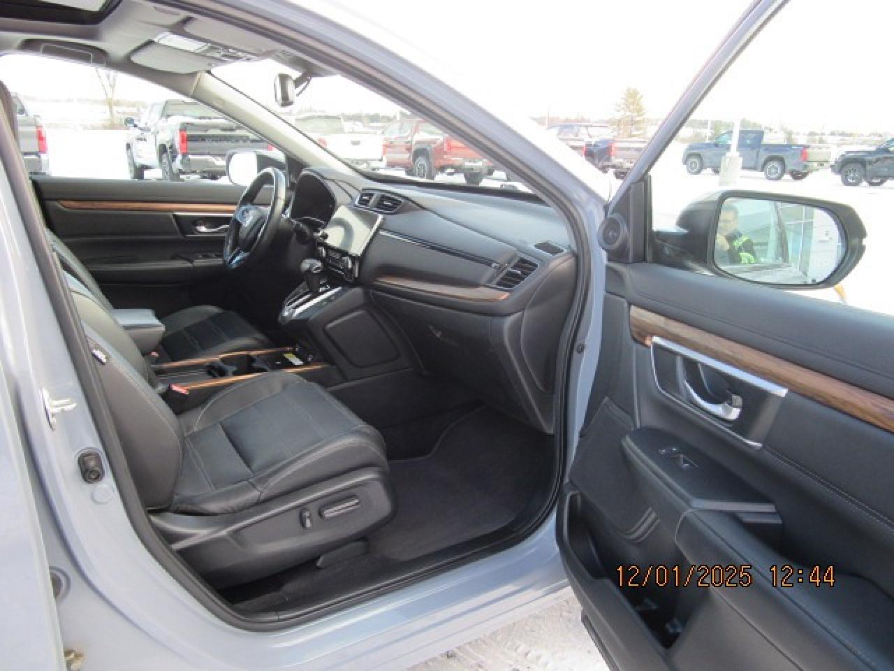 2020 Honda CR-V Touring Photo