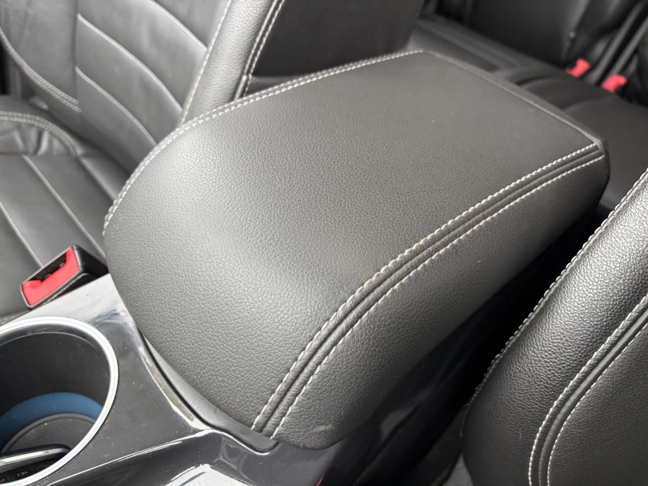 2015 Ford Escape Titanium 4WD Photo