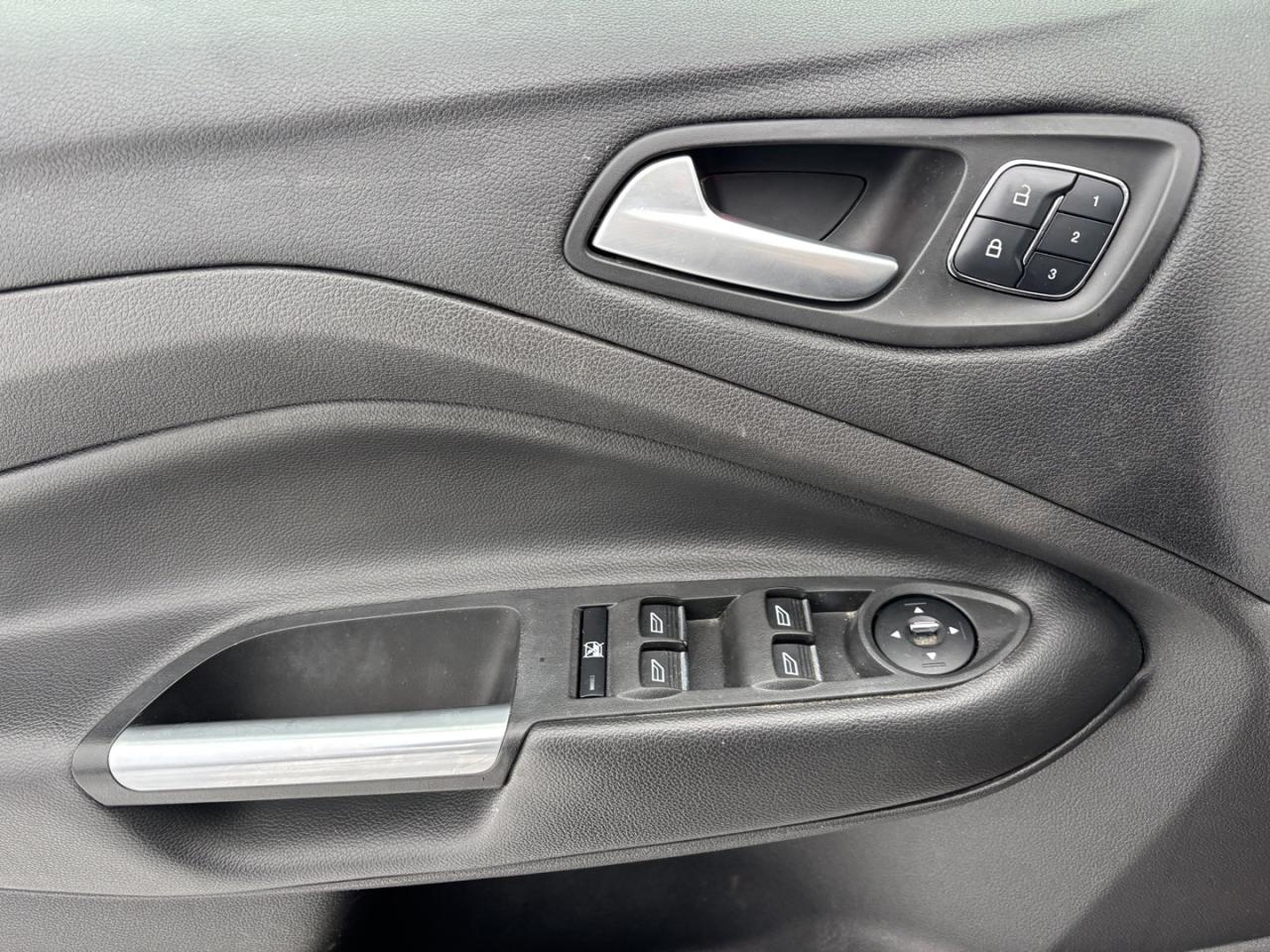 2015 Ford Escape Titanium 4WD Photo