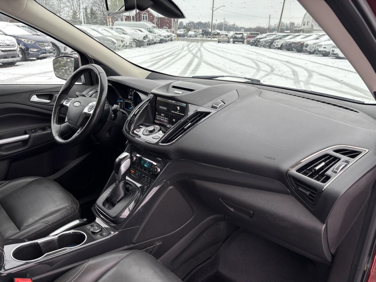 2015 Ford Escape Titanium 4WD Photo