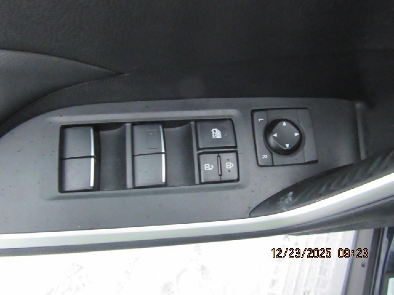 2021 Toyota RAV4 XLE Photo